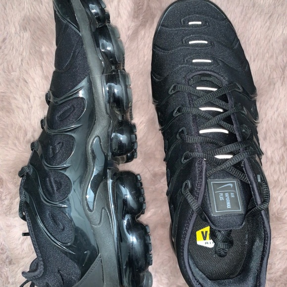 Nike Shoes - Nike Air Vapormax